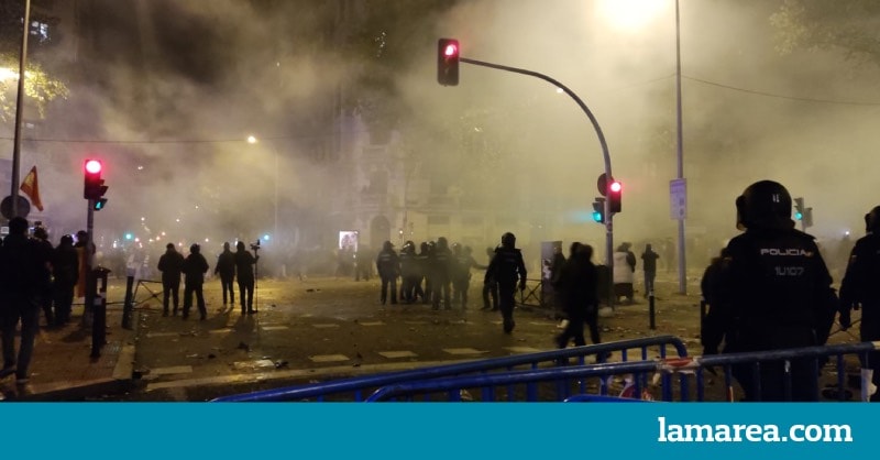 Nueva Protesta Con Cargas Policiales Frente A La Sede Del Psoe En