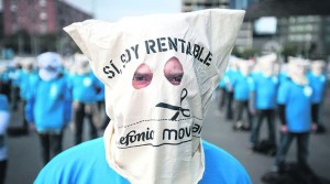 Protesta de trabajadores de Telefónica. RAMÓN SERRA / Fotomovimiento