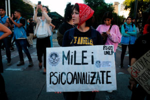 Un millón de personas marchan contra Milei y su agenda privatizadora de la universidad pública