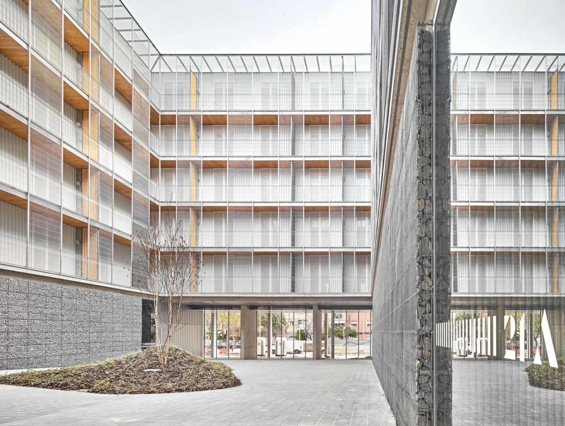 Patio del edificio Modulus Matrix, en Cornellá de Llobregat, Barcelona