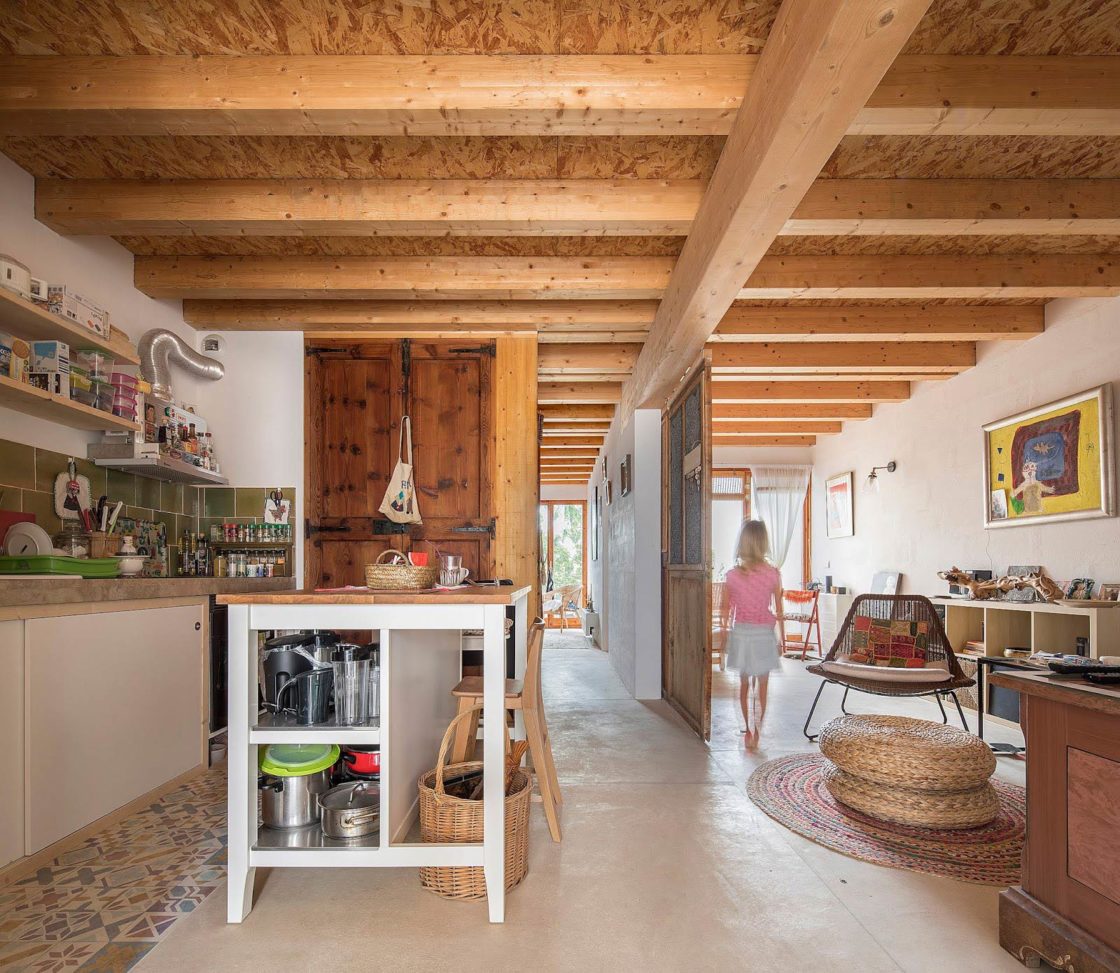 Interior de una vivienda del proyecto Reusing Posidonia