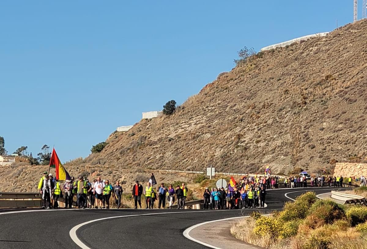 Los obstáculos de ‘La Desbandá’ para llegar a Almería 88 años después: “Pasaremos andando como sea”